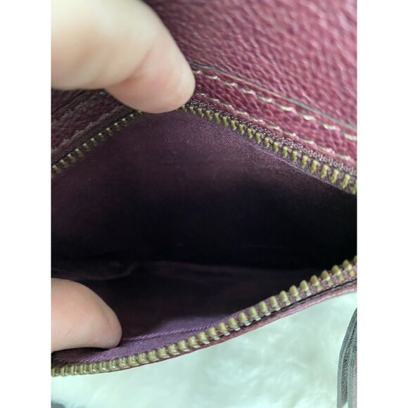Fossil Burgundy Small Crossbody/Shoulder Strap Brass HardwareOutside PocketBag - Picture 4 of 7